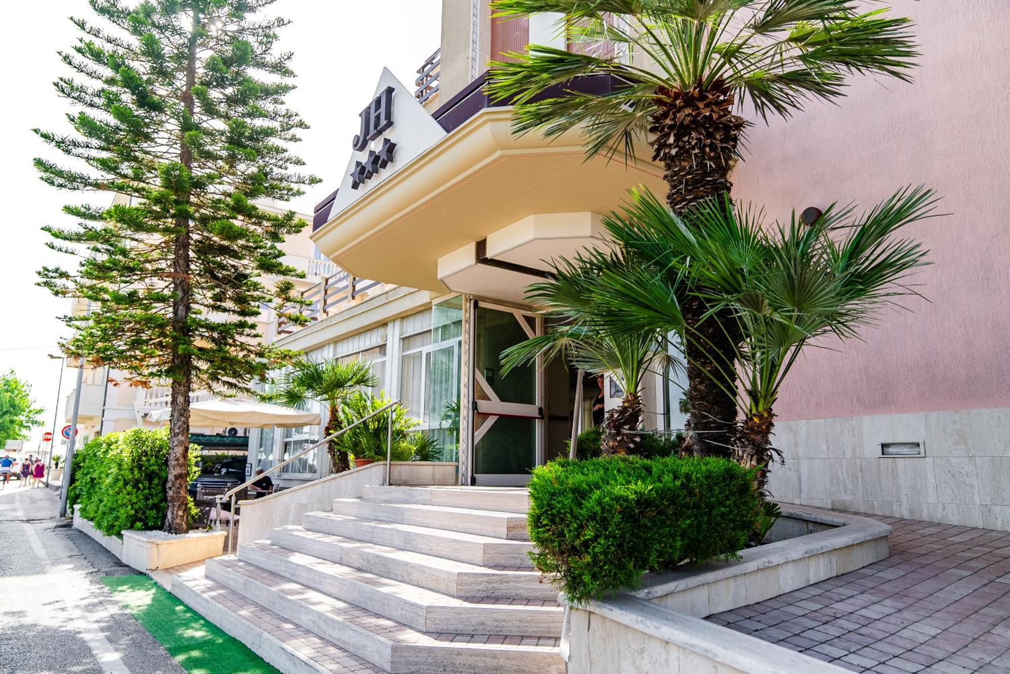 Hotel Joli Альба-Адриатика Экстерьер фото